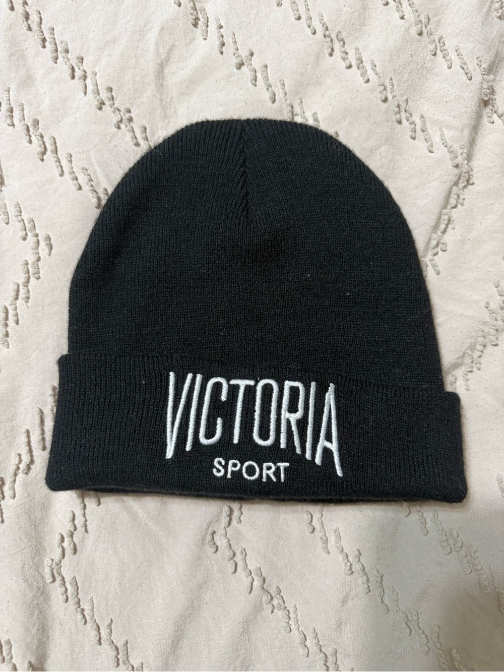 Victoria Secret Sport beanie in Black
